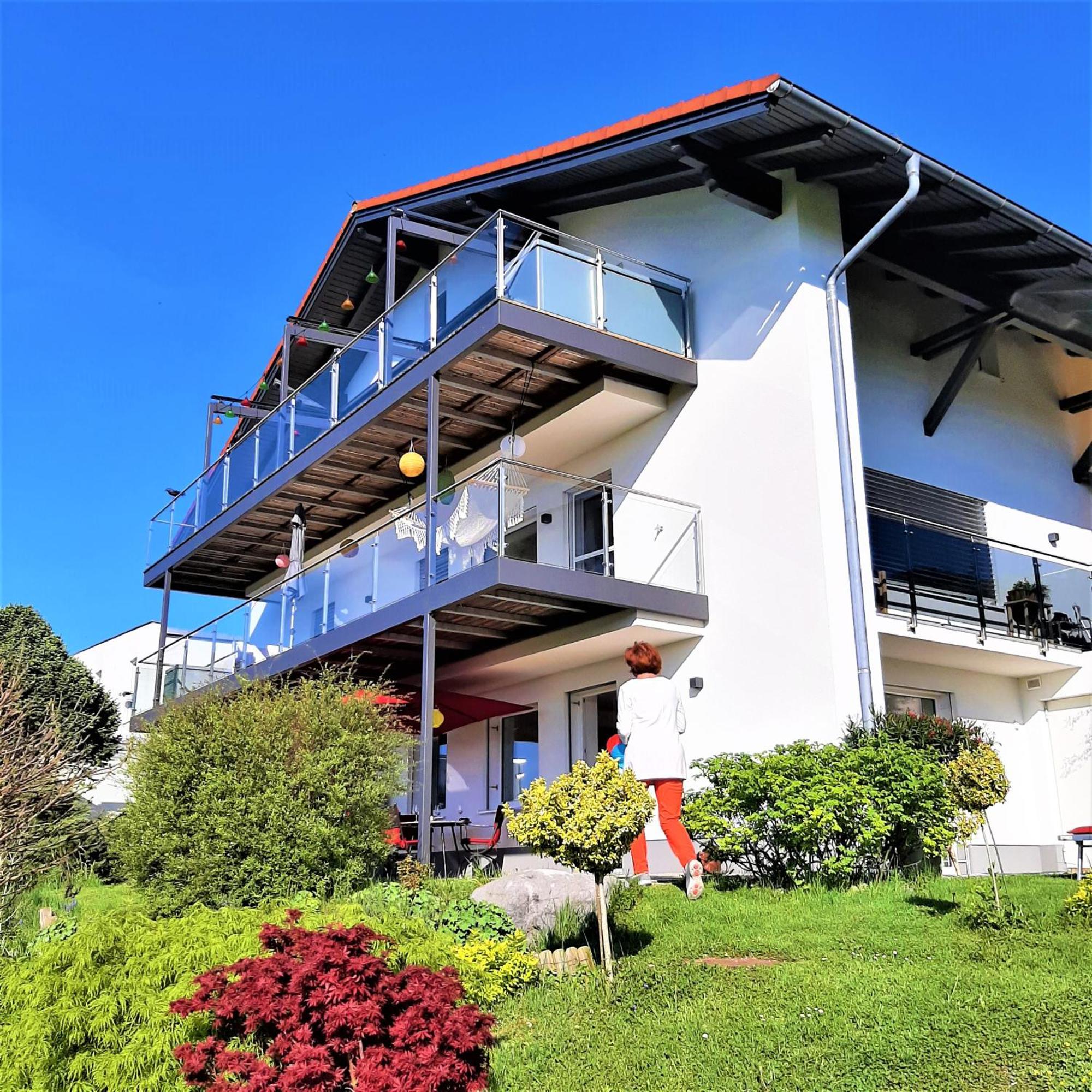 Haus Am Weinberg Apartment Seekirchen am Wallersee Bagian luar foto