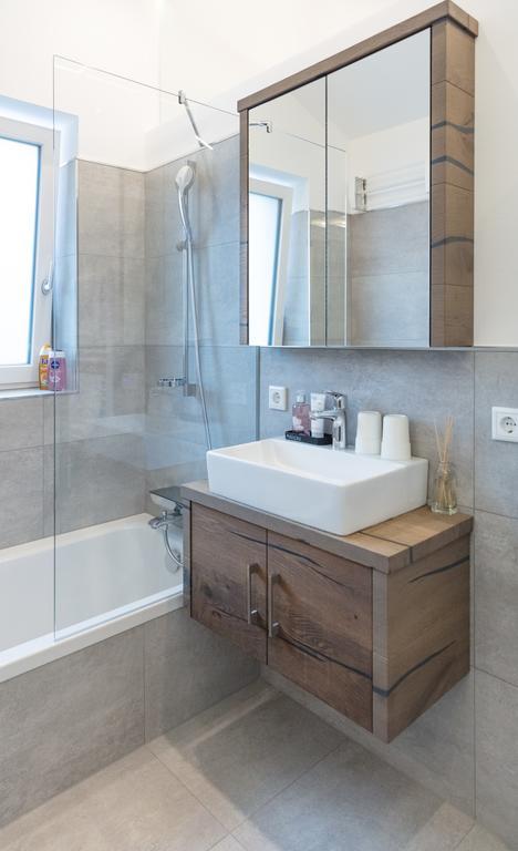 Haus Am Weinberg Apartment Seekirchen am Wallersee Bagian luar foto