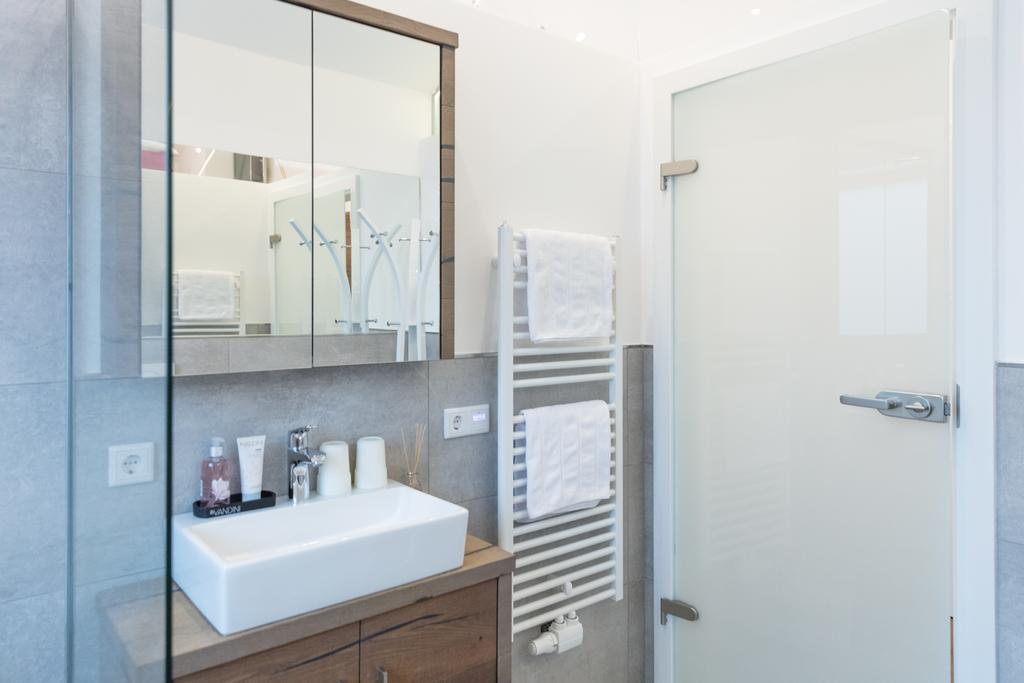 Haus Am Weinberg Apartment Seekirchen am Wallersee Bagian luar foto