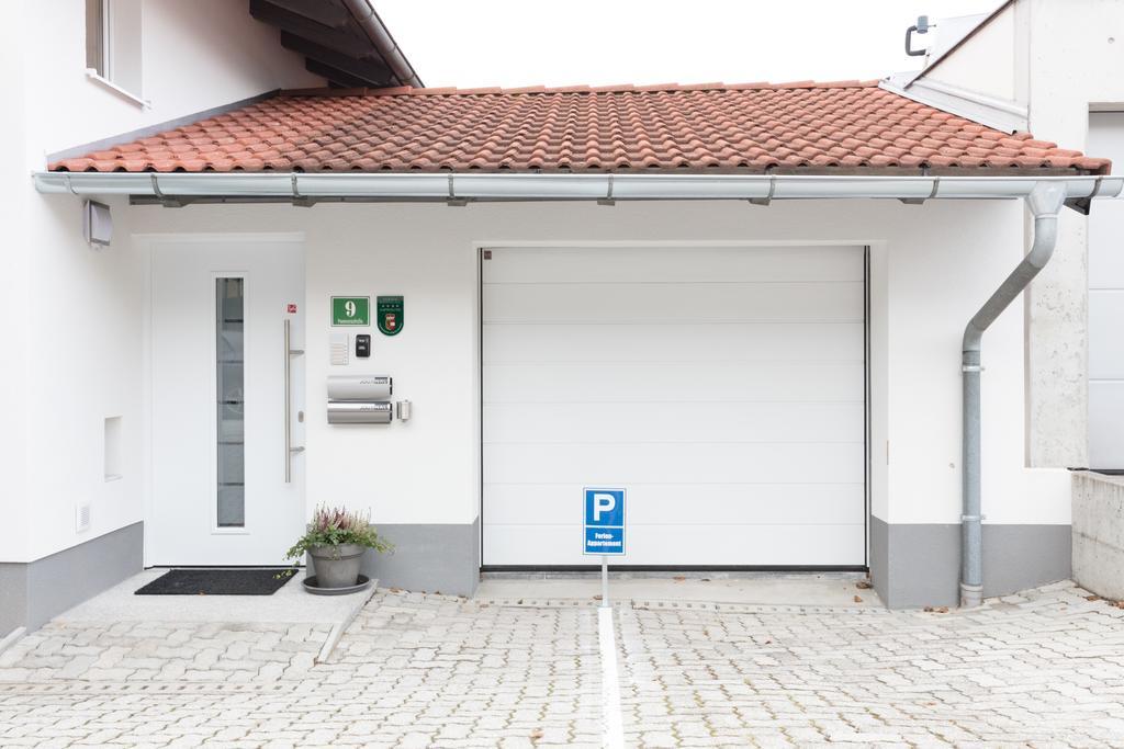 Haus Am Weinberg Apartment Seekirchen am Wallersee Bagian luar foto